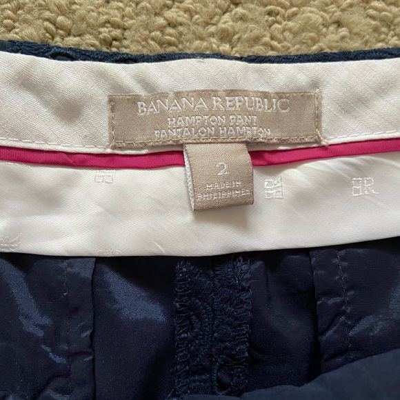 Banana Republic Navy Eyelet Lace Hampton Pant in size 2 - Picture 3 of 8